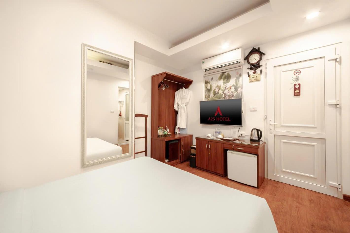 A25 Hotel - 46 Chau Long Hanoi Exterior photo